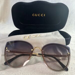 Gucci Sunglasses with Case and Cleaning Cloth